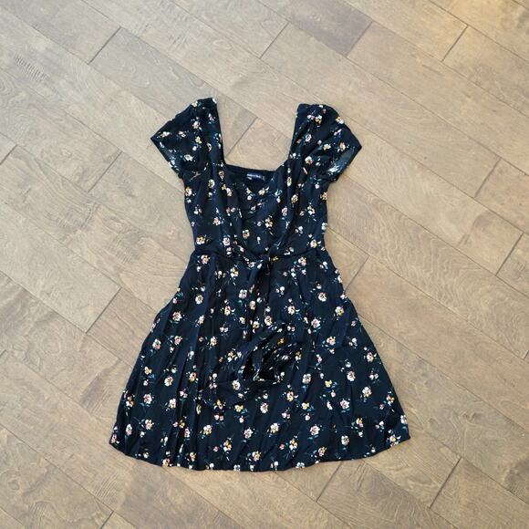 Abercrombie & Fitch Dress Womens S Black Floral Sweetheart Neck Smocked Tie Back - Picture 7 of 8